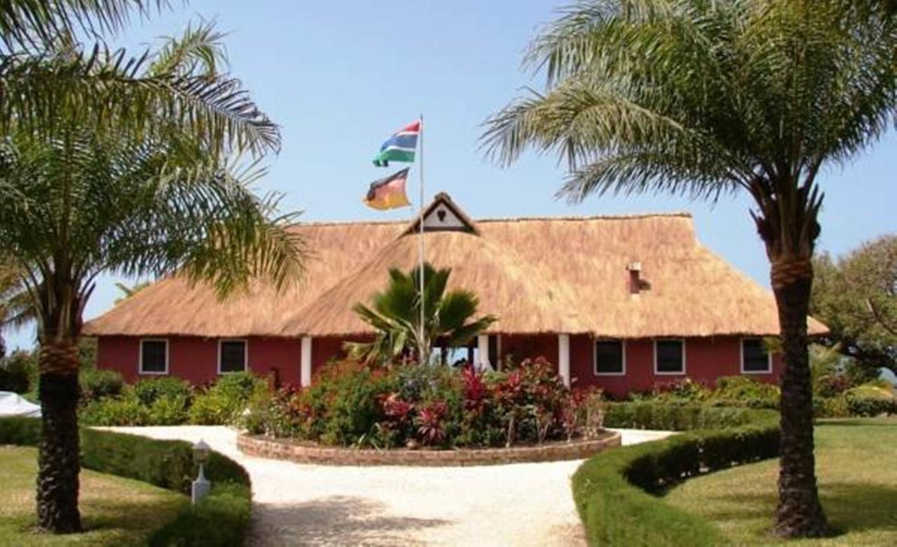 White Horse Residence Tanji Bagian luar foto
