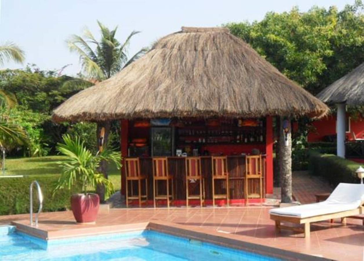 White Horse Residence Tanji Bagian luar foto