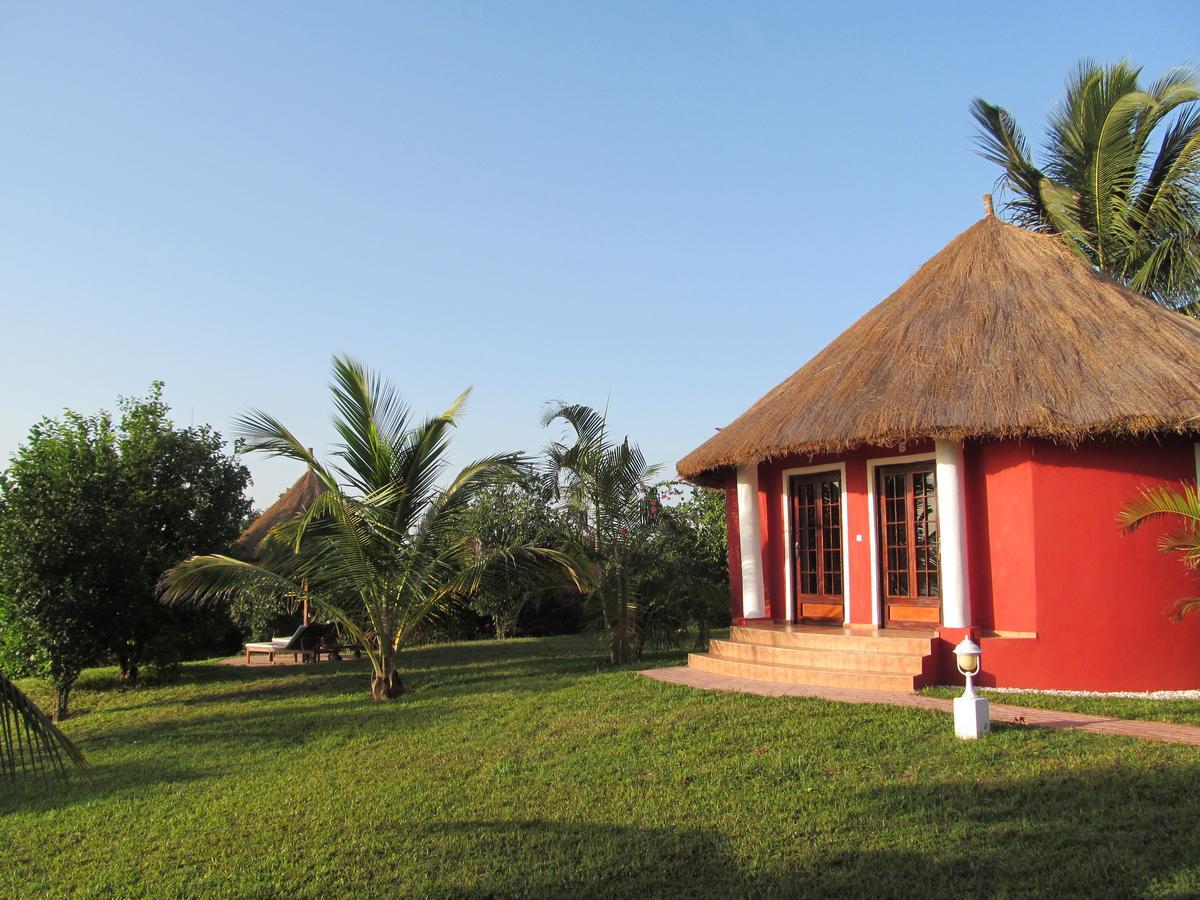 White Horse Residence Tanji Bagian luar foto